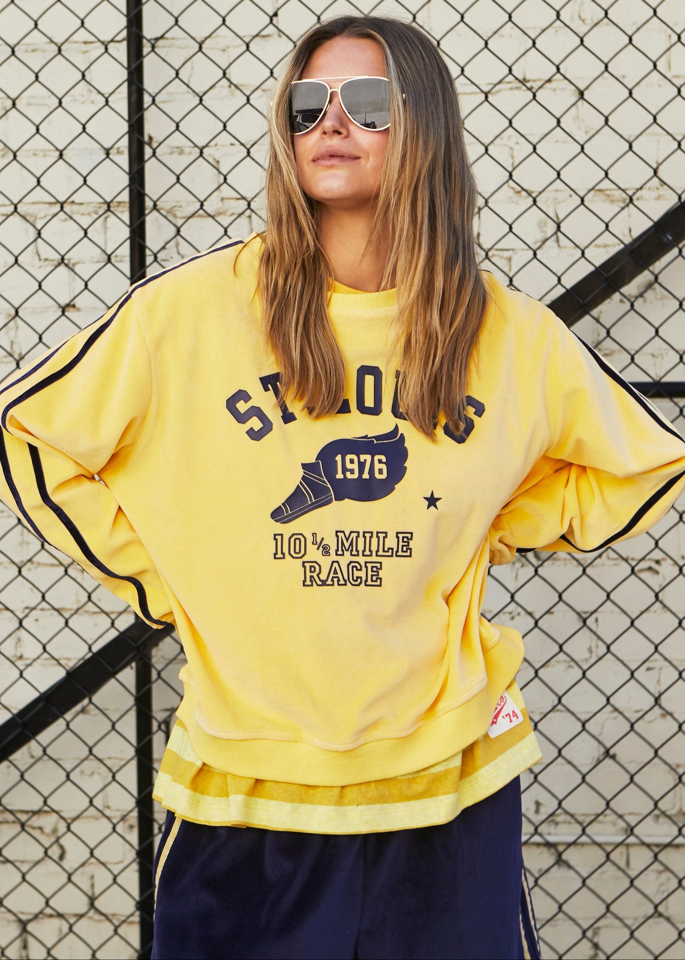 URBAN VELOUR SWEAT - LEMON/NAVY
