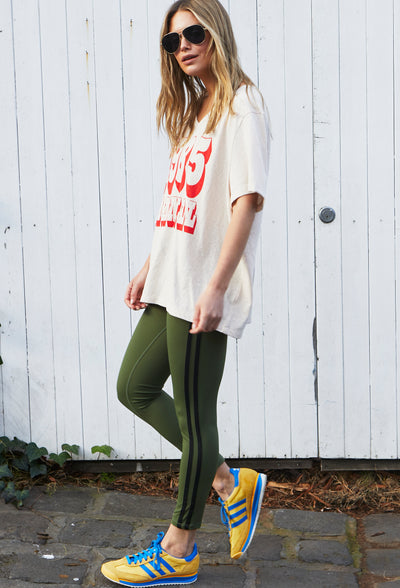 HAMMILL LOGO  V-NECK TEE - NATURAL