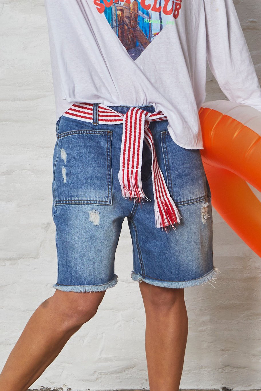 FRAYED DENIM CARPENTER SHORT