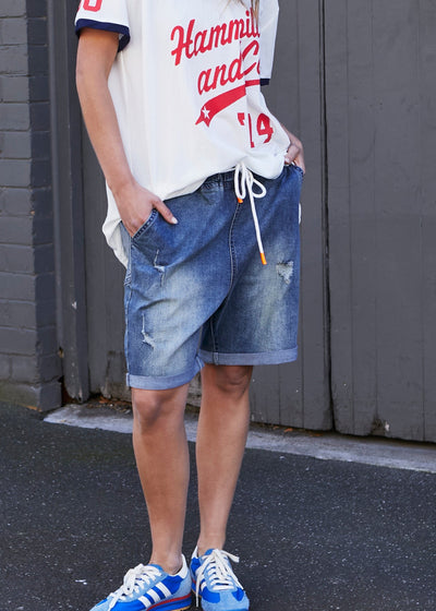 NEW DARK WASH STRETCH SHORT