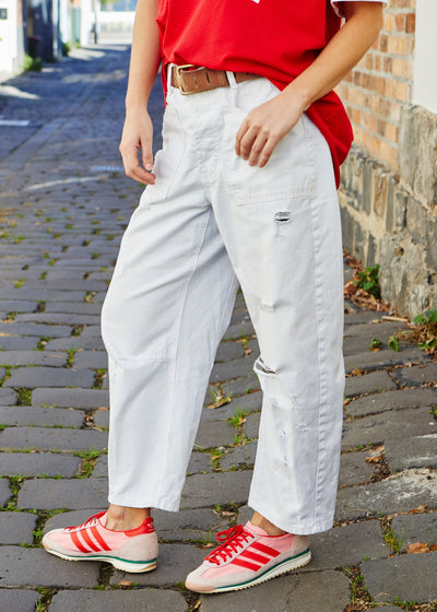 Hammill & Co Carpenter style jean with slight distressing in soft non stretch cotton. A nice longer leg style that can be cuffed up. Each pair has subtle rips down the leg.