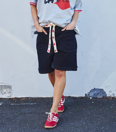 WEEKEND STRETCH SHORT - BLACK