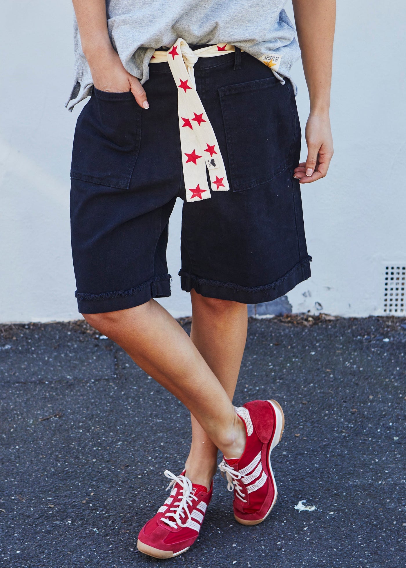 WEEKEND STRETCH SHORT - BLACK