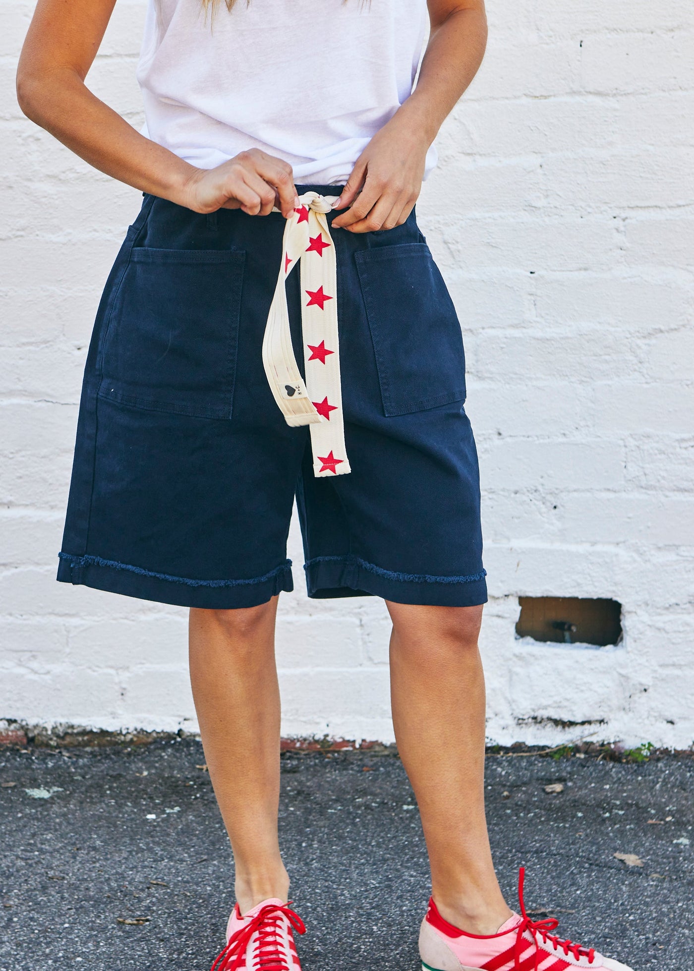 NEW WEEKEND STRETCH SHORT - NAVY
