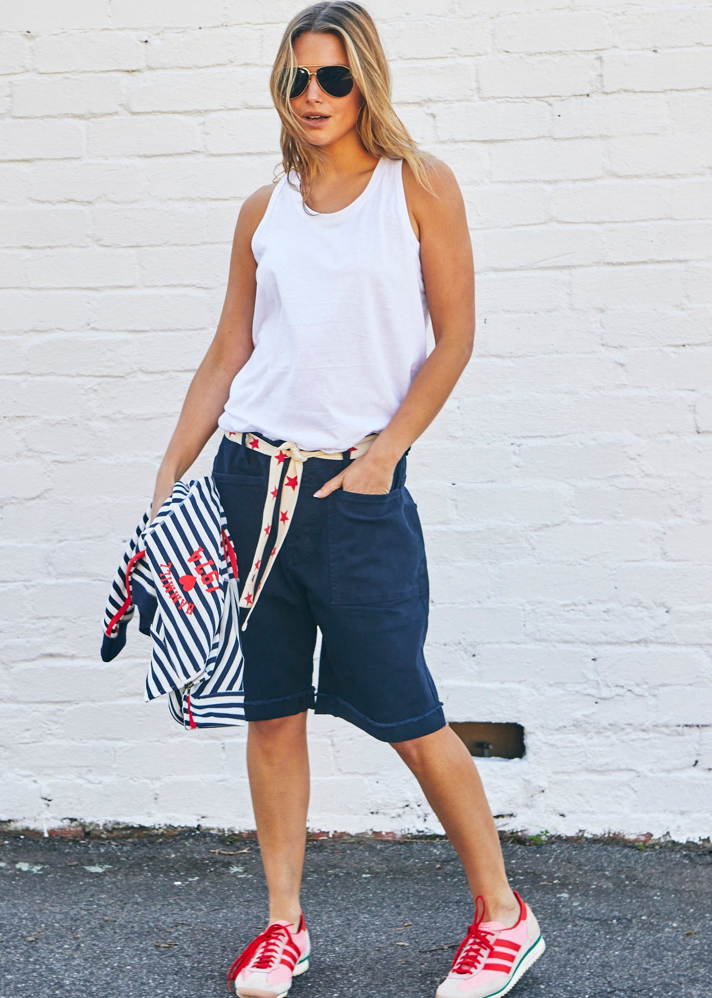 LAYERING TANK - WHITE