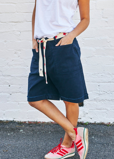 NEW WEEKEND STRETCH SHORT - NAVY