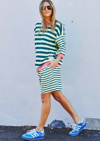 Hammill & Co new 3/4 sleeve sweat is the perfect blend of comfort and effortless style. Designed with a relaxed, easygoing fit and sleeves that finish just below the elbow, it gives you that laid-back sweatshirt feel without the bulk.