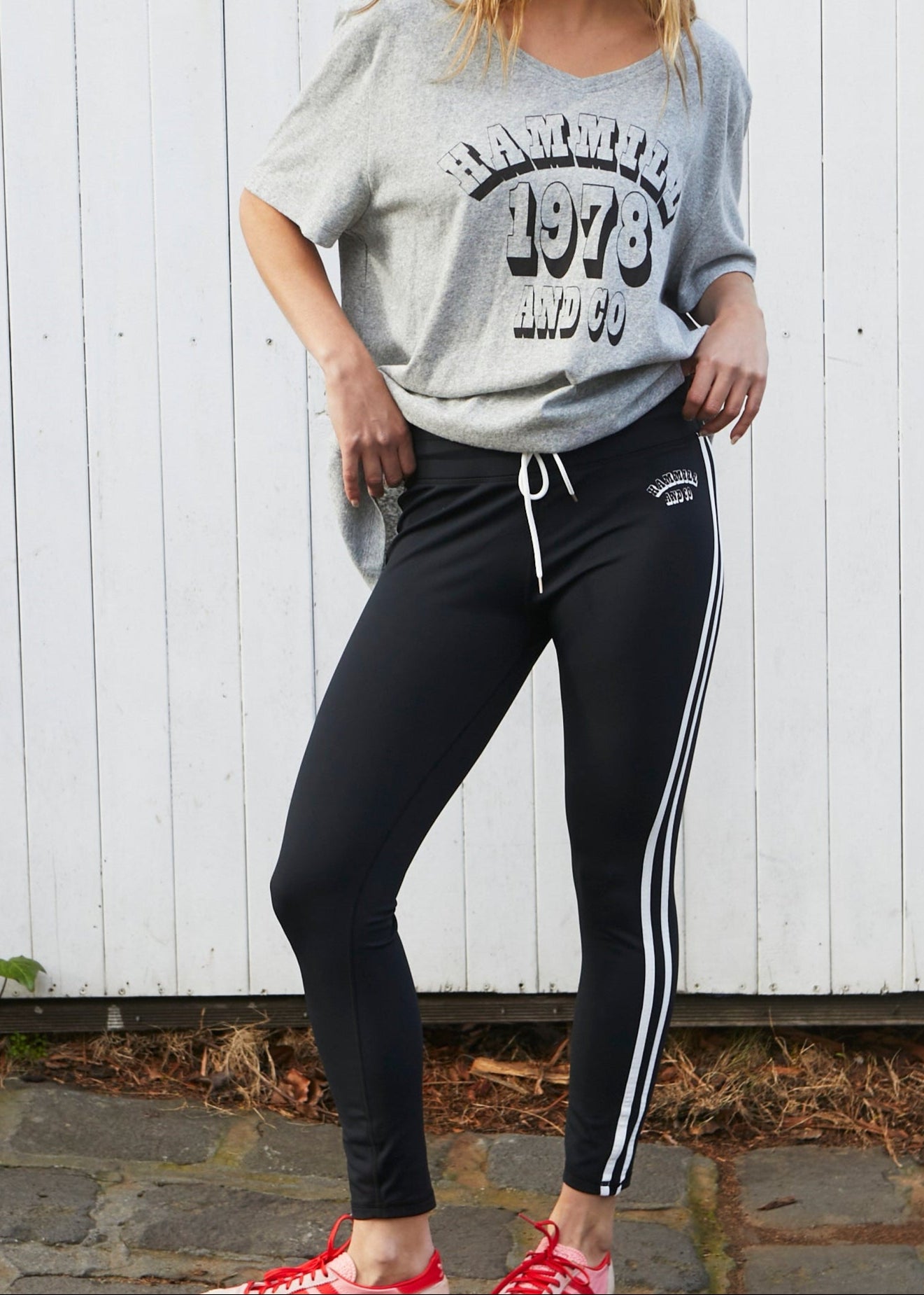 VARSITY LEGGING - BLACK