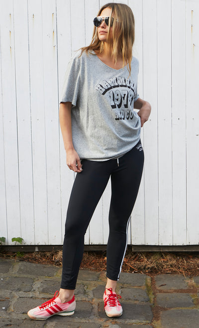 HAMMILL LOGO  V-NECK TEE - GREY MARLE